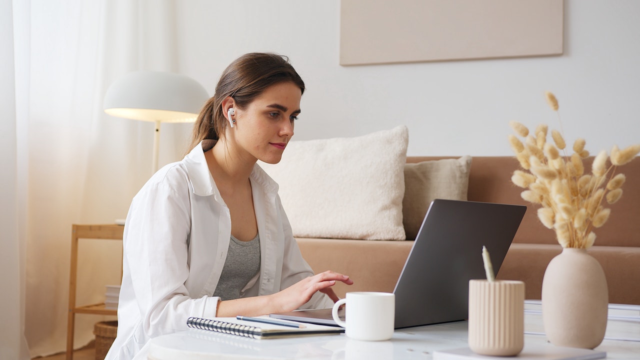 Woman using screen reader for email